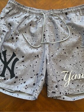 New York Yankees Gray Pro Standard Shorts Size 2XL